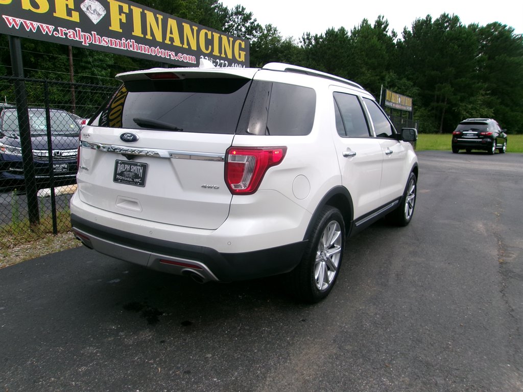 2017 Ford Explorer - $8,995