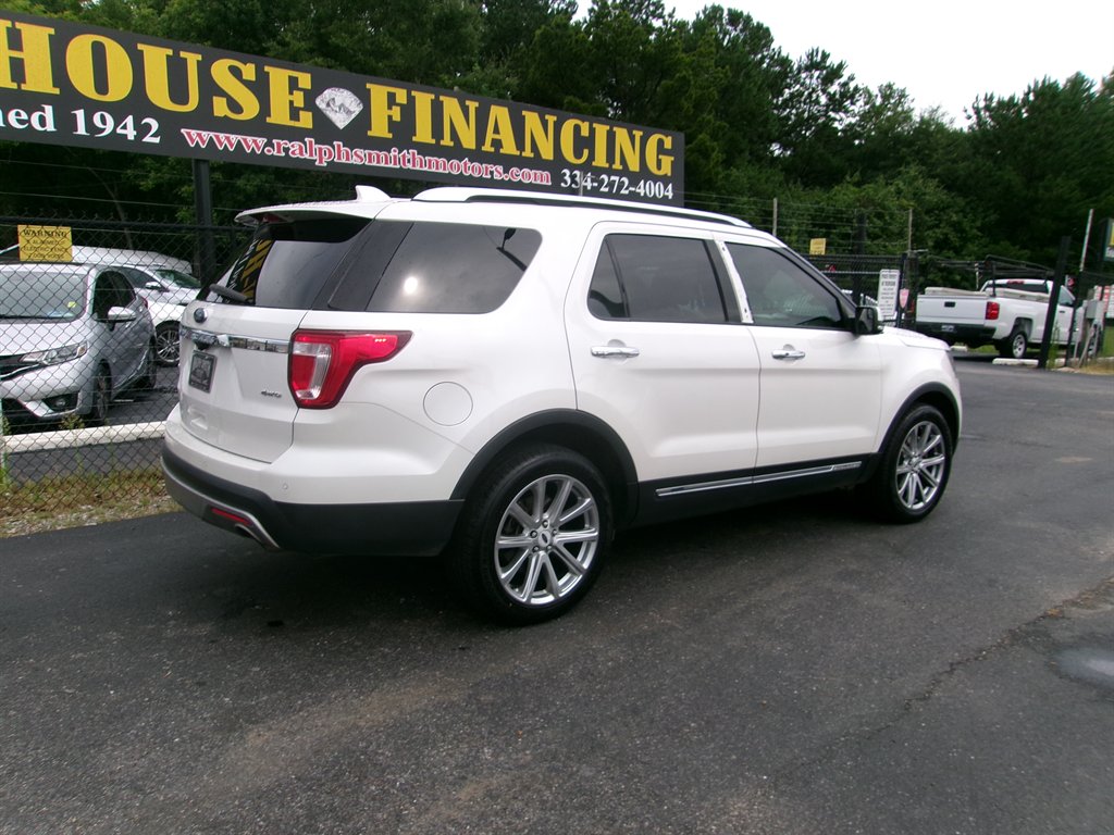 2017 Ford Explorer - $8,995