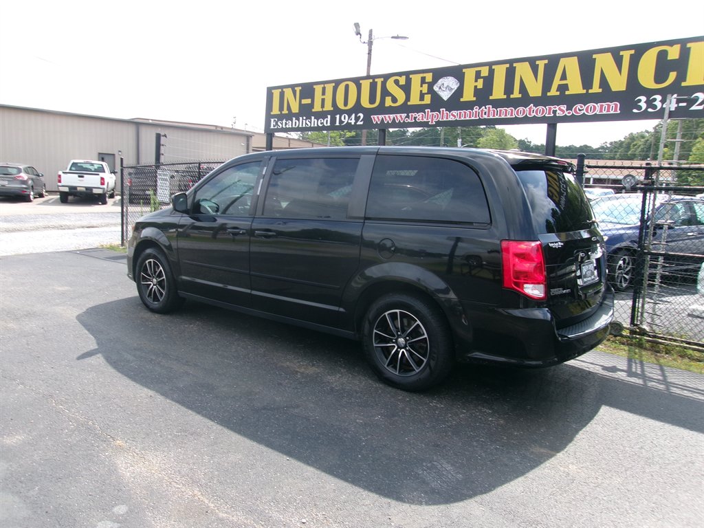 2016 Dodge Grand Caravan - $9,495