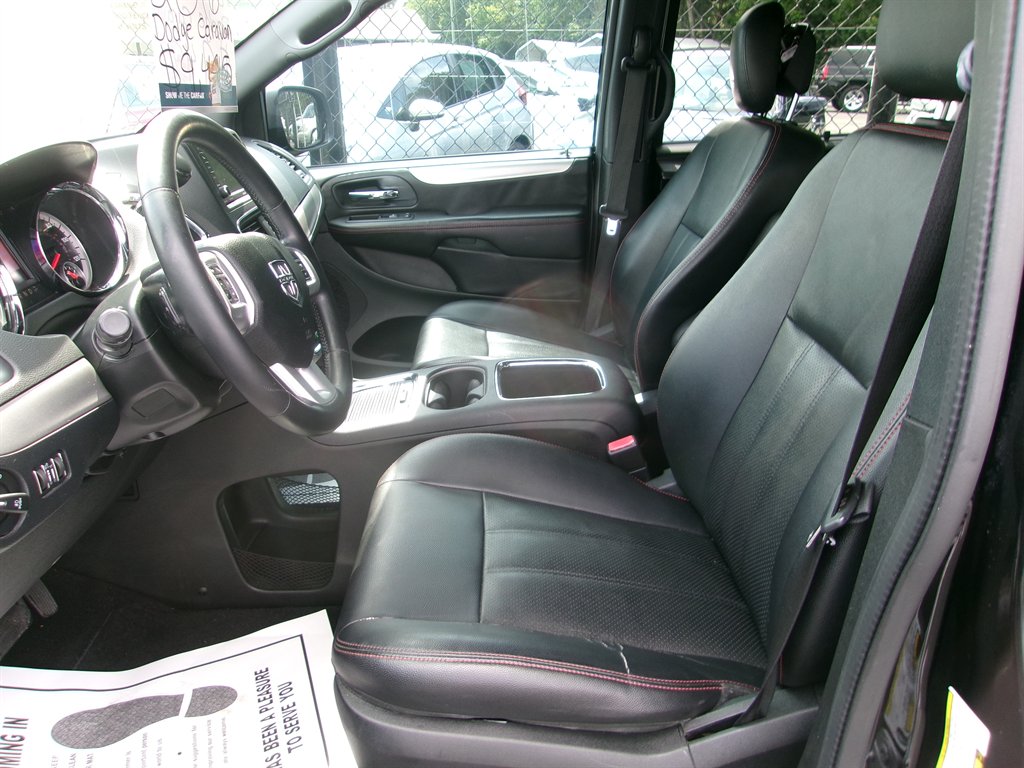 2016 Dodge Grand Caravan - $9,495