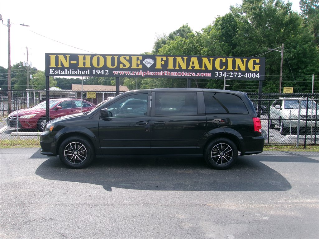 2016 Dodge Grand Caravan - $9,495