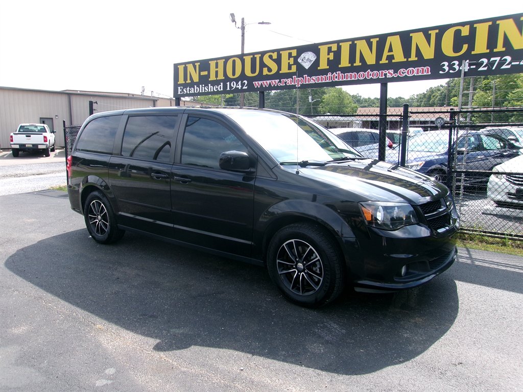 2016 Dodge Grand Caravan - $9,495