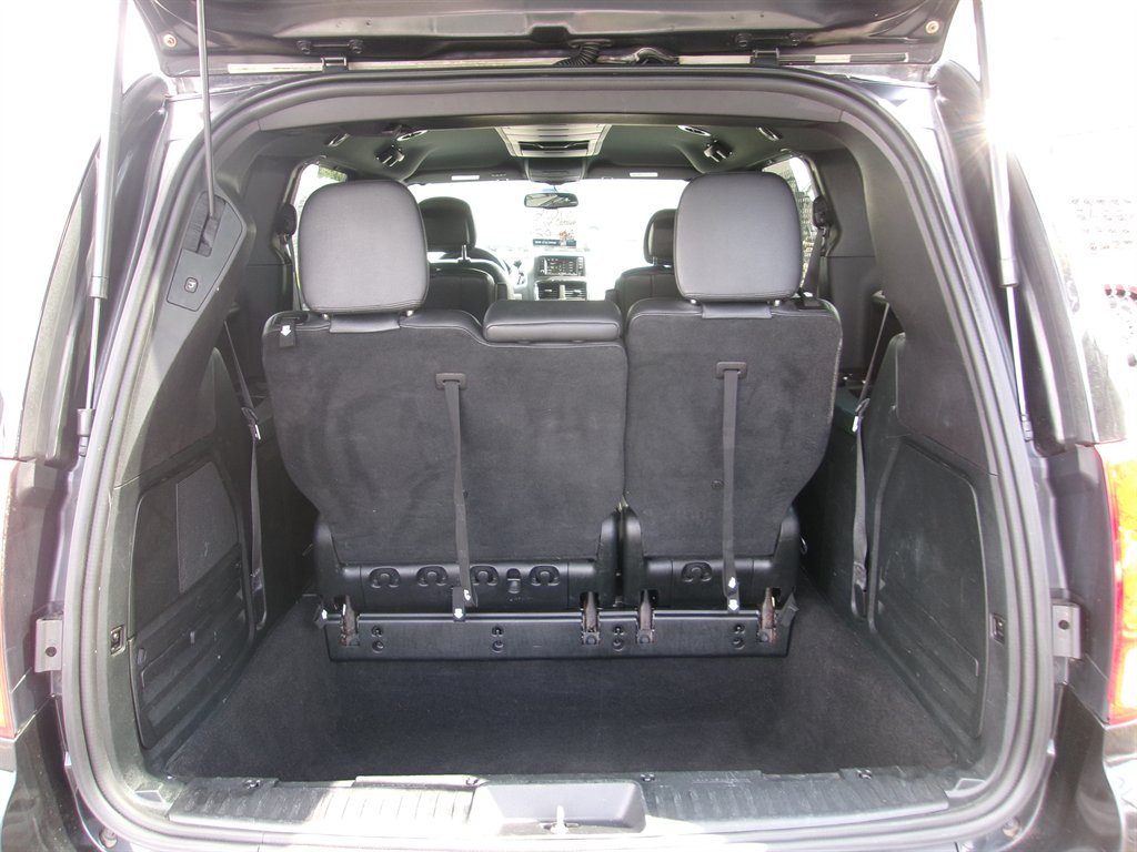2016 Dodge Grand Caravan - $9,495