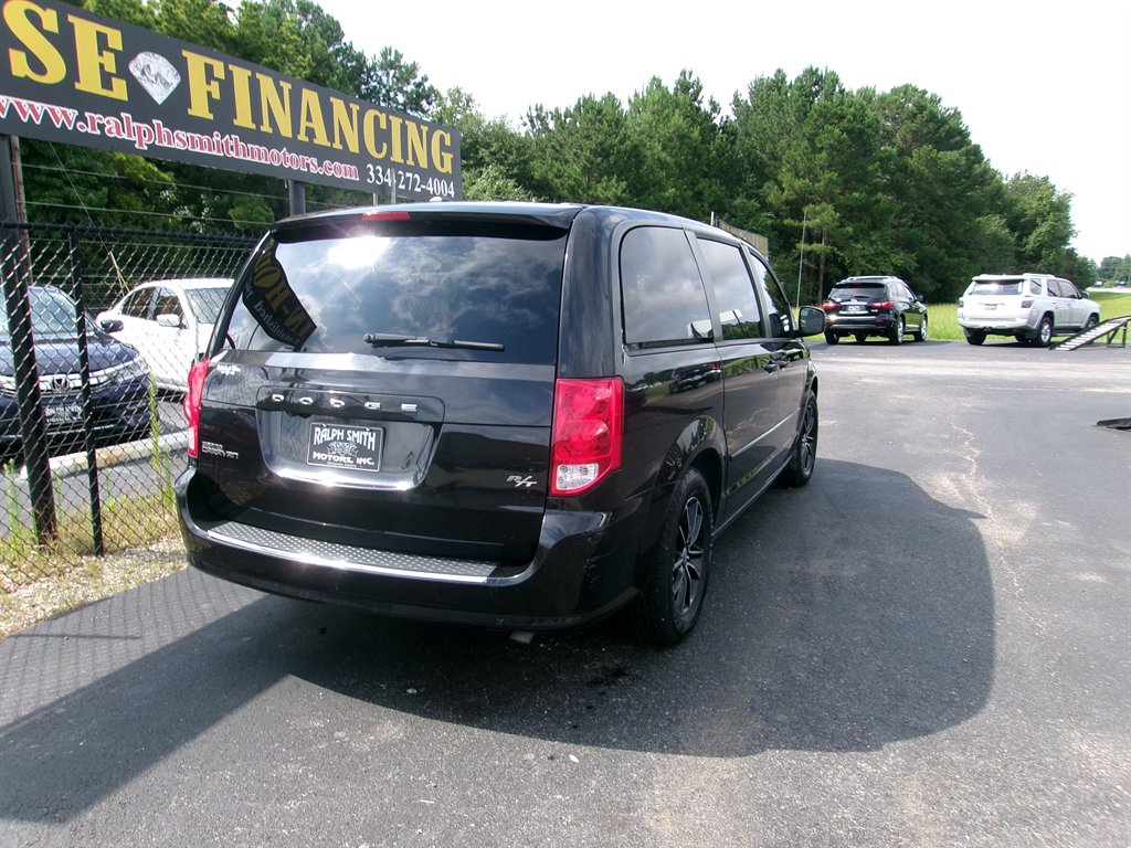 2016 Dodge Grand Caravan - $9,495