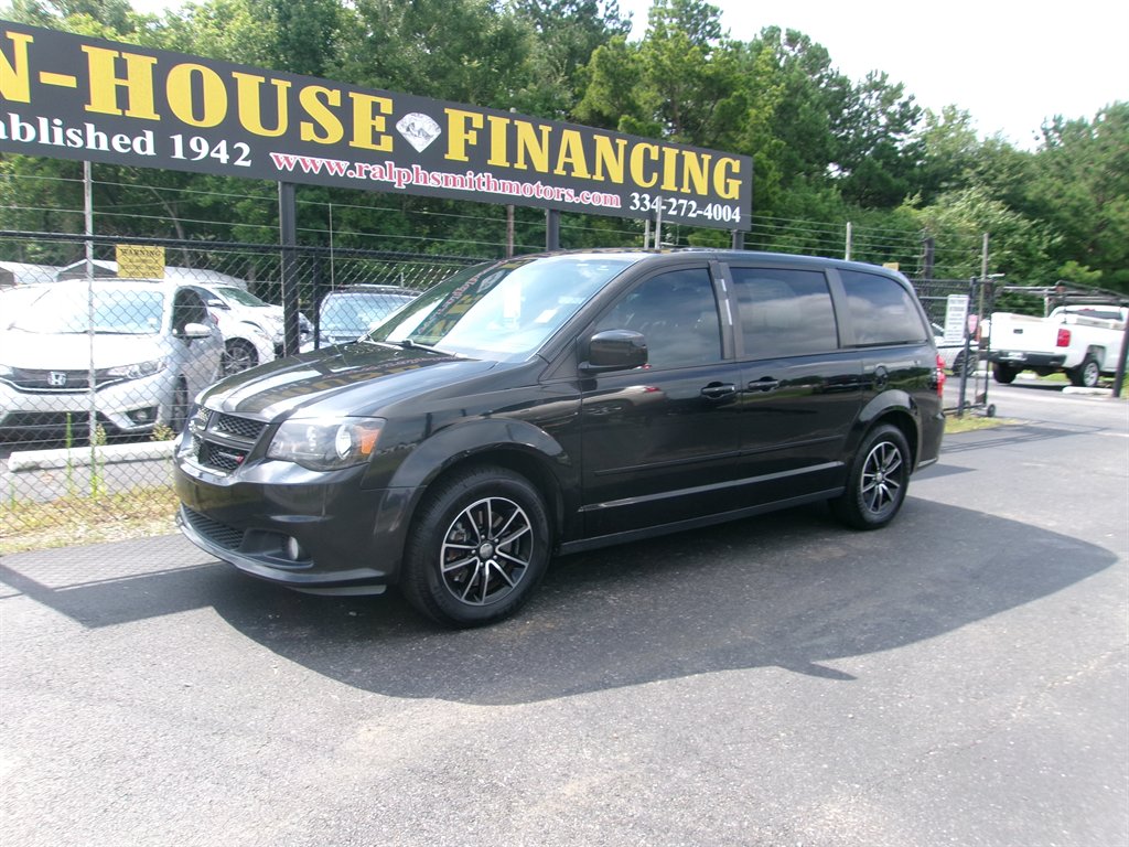 2016 Dodge Grand Caravan - $9,495