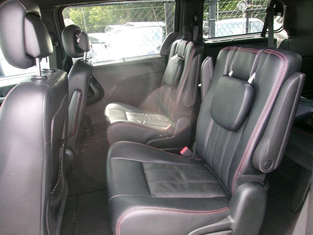 2016 Dodge Grand Caravan - $9,495