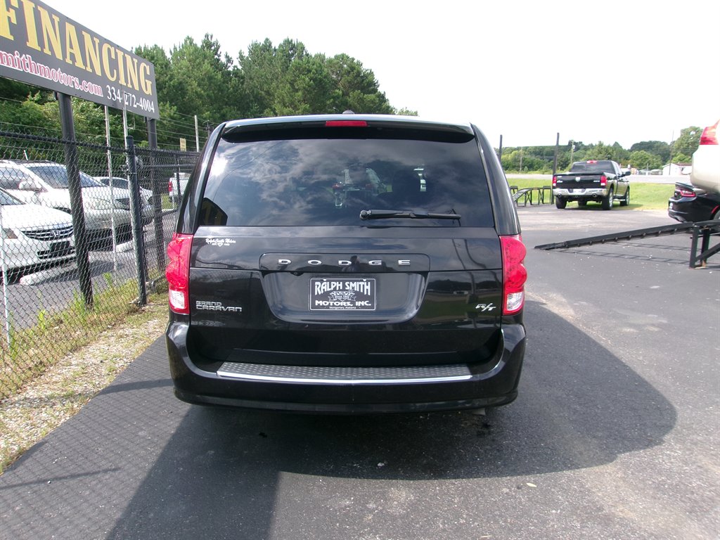 2016 Dodge Grand Caravan - $9,495