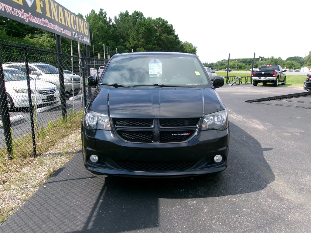 2016 Dodge Grand Caravan - $9,495