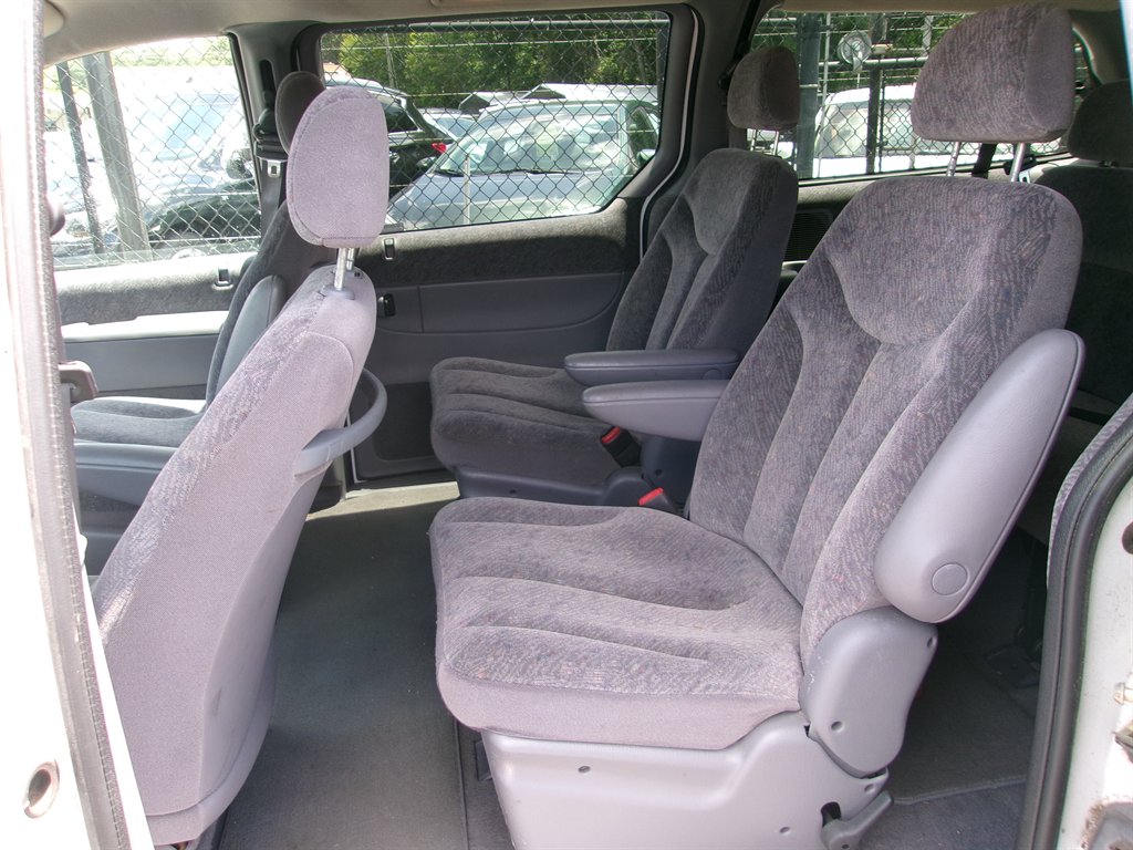 2000 Dodge Grand Caravan - $6,995