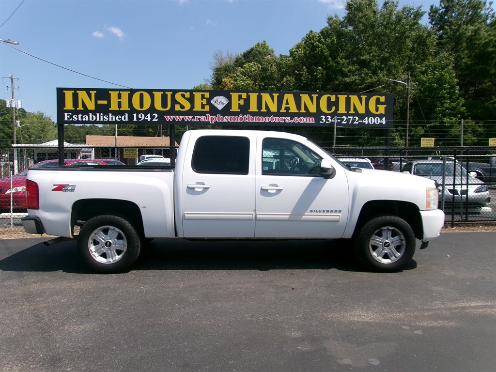 2011 Chevrolet Silverado - $15,995