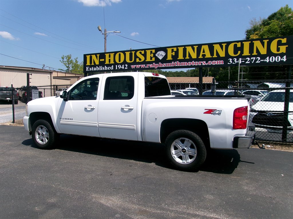 2011 Chevrolet Silverado - $15,995
