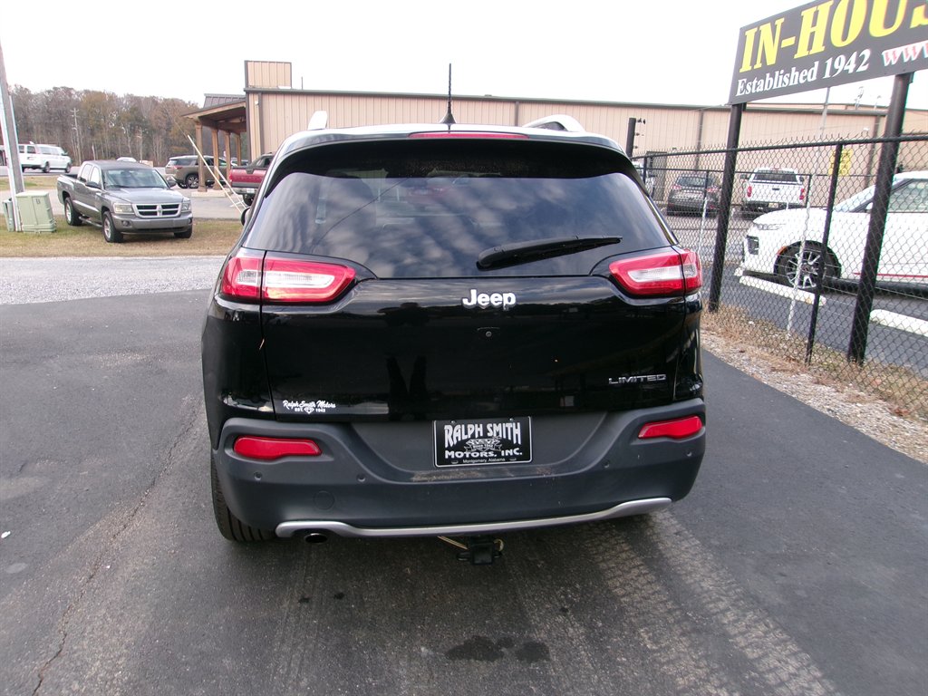 2015 Jeep Cherokee - $10,995