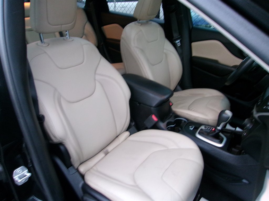 2015 Jeep Cherokee - $10,995
