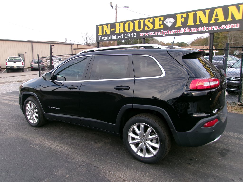 2015 Jeep Cherokee - $10,995