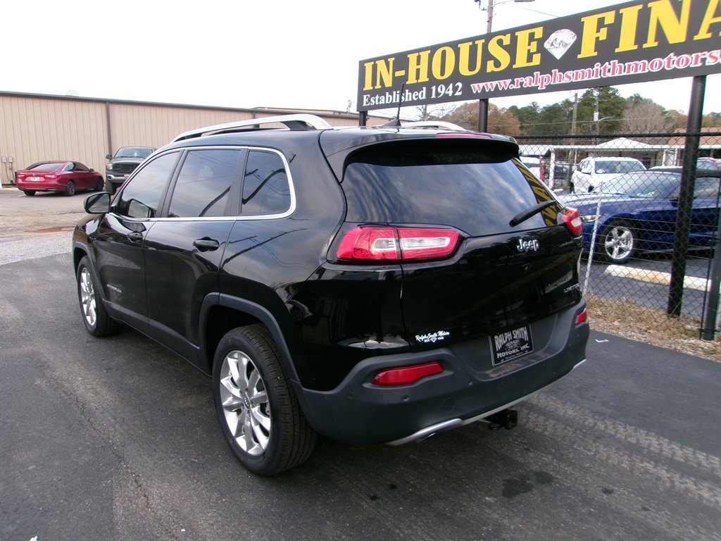 2015 Jeep Cherokee - $10,995