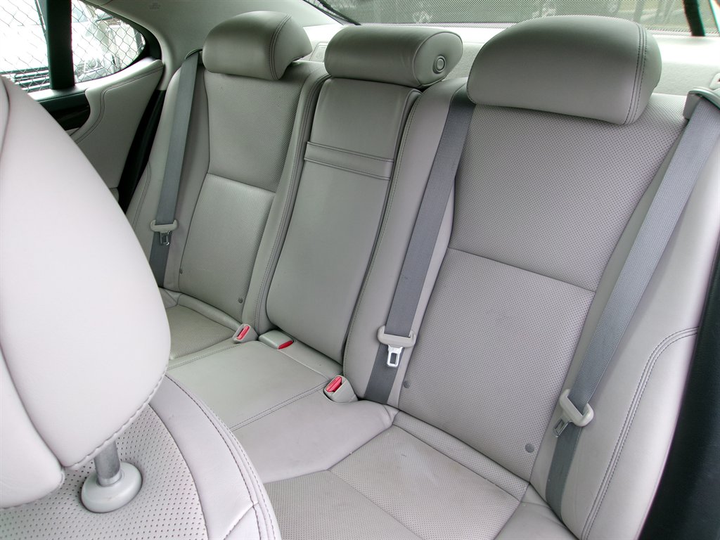 2016 Lexus LS - $22,495