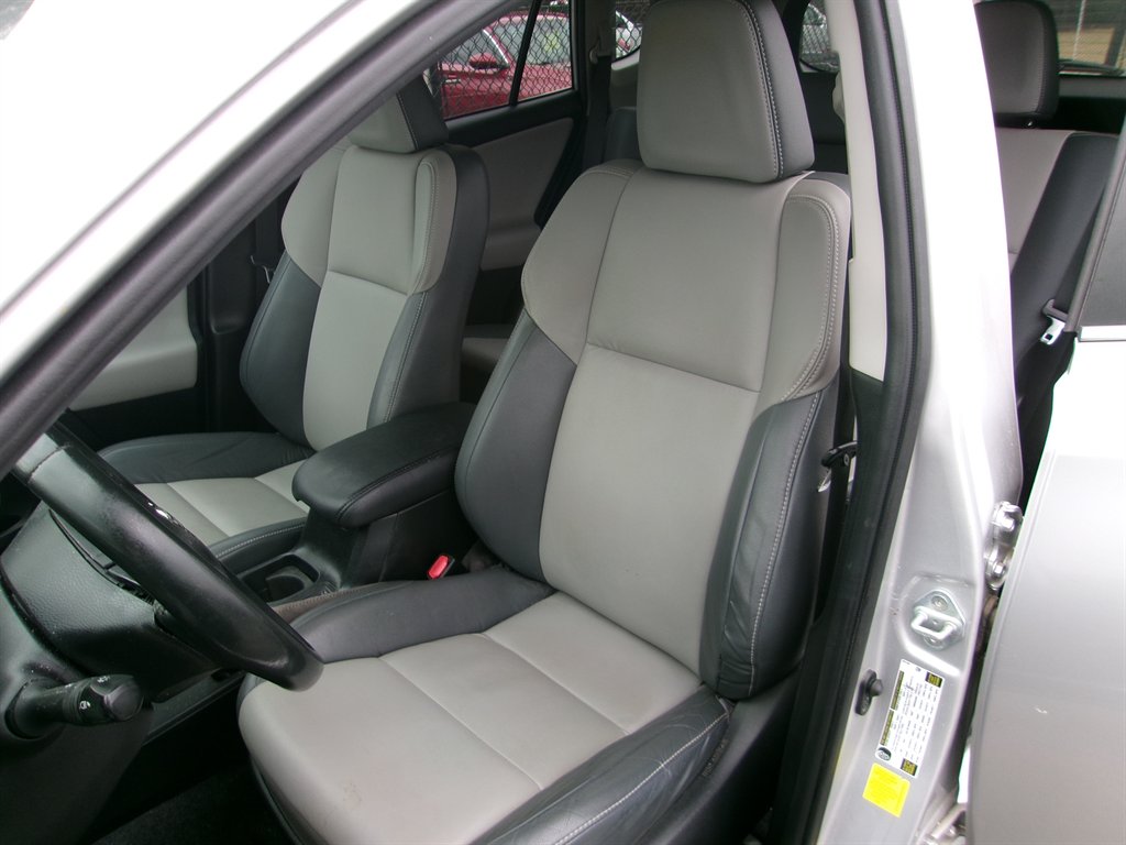 2015 Toyota RAV4 - $14,995