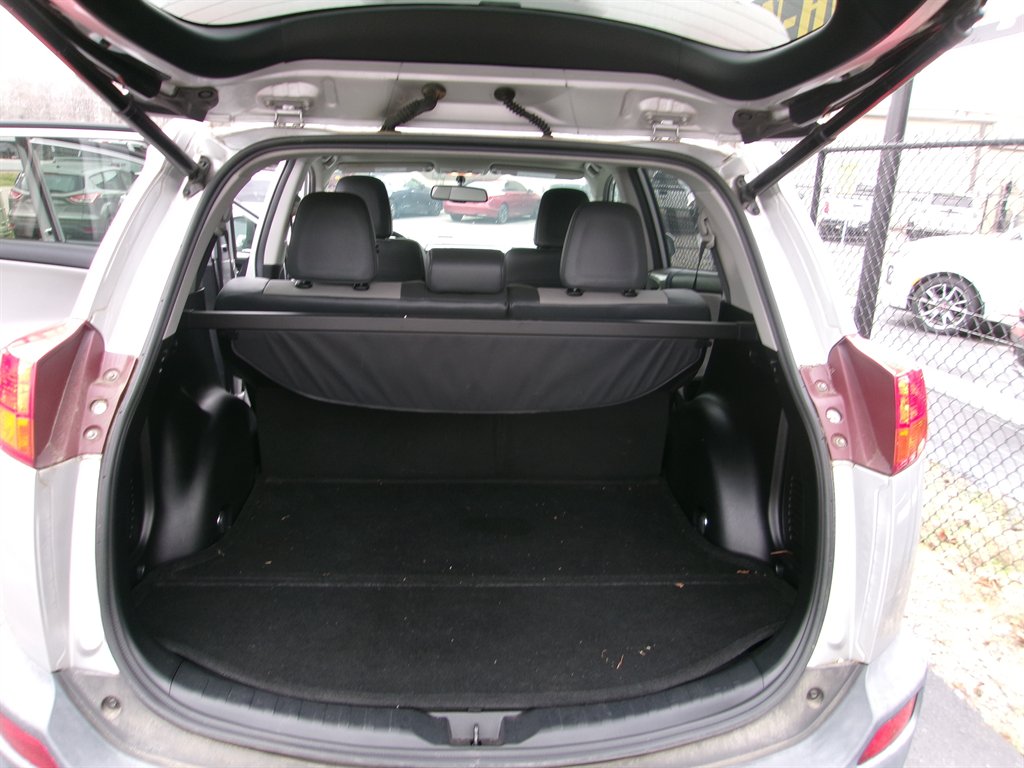 2015 Toyota RAV4 - $14,995