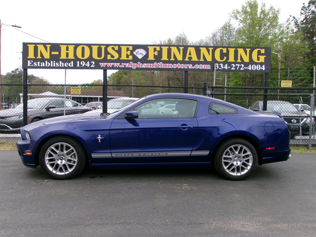 2014 Ford Mustang V6 photo