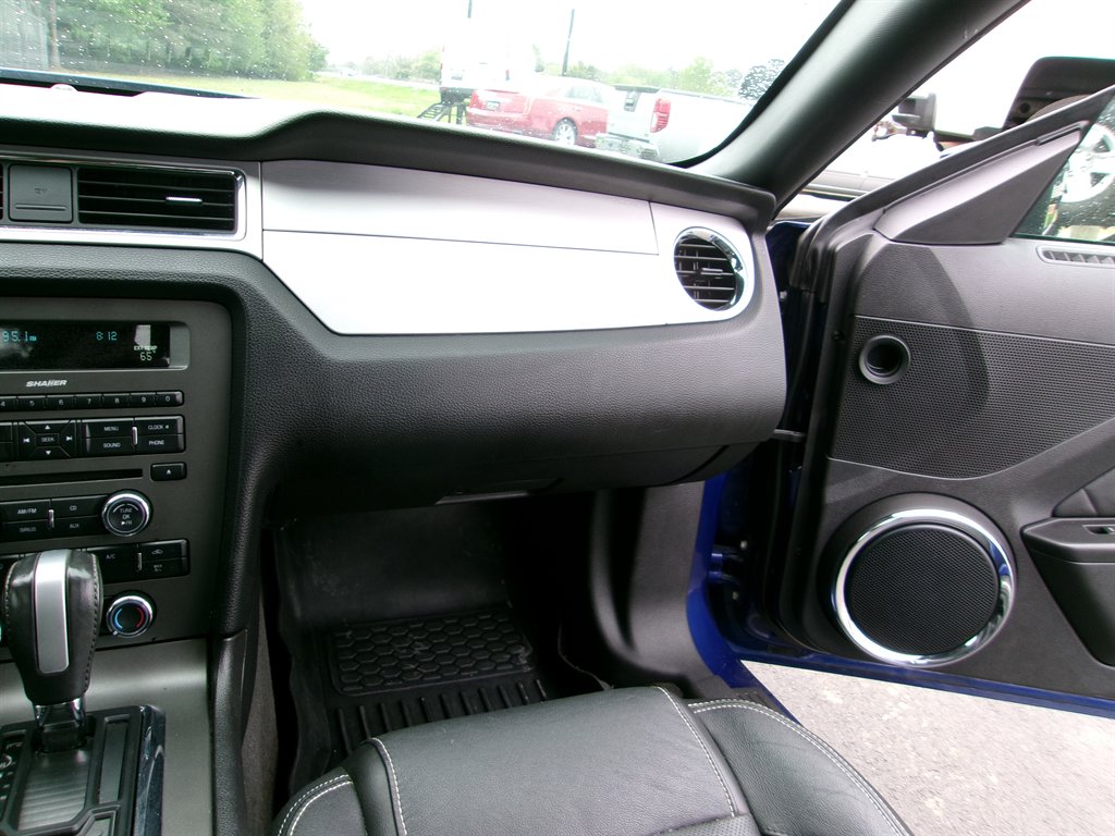 2014 Ford Mustang V6 photo