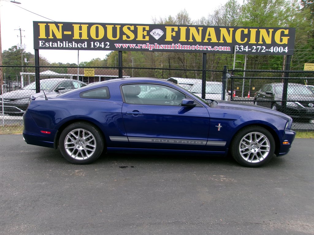 2014 Ford Mustang V6 photo