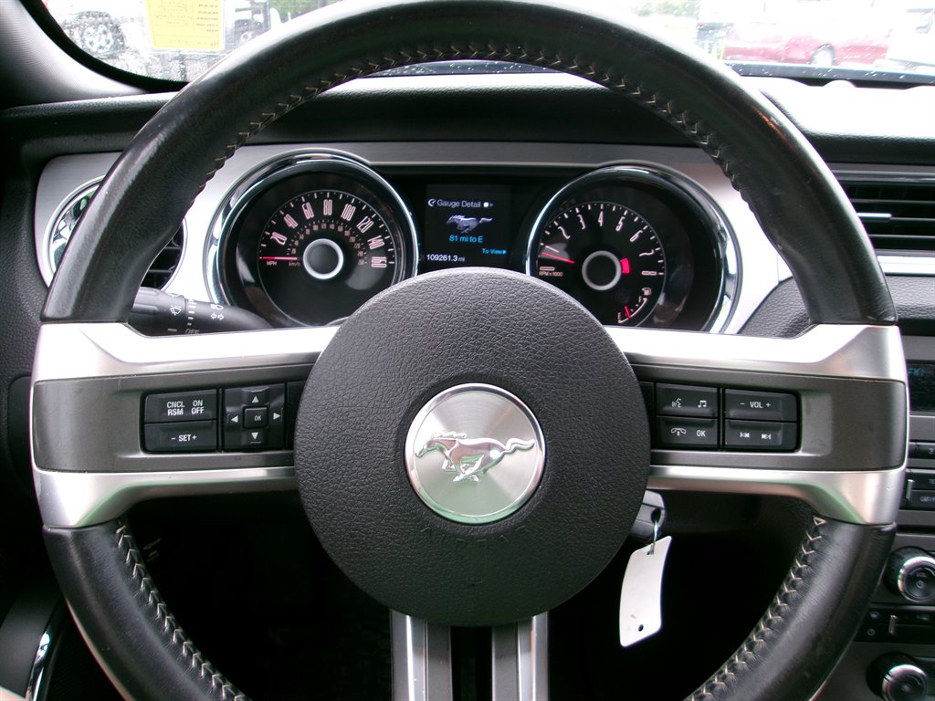 2014 Ford Mustang V6 photo