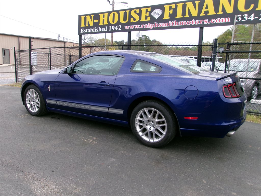 2014 Ford Mustang V6 photo