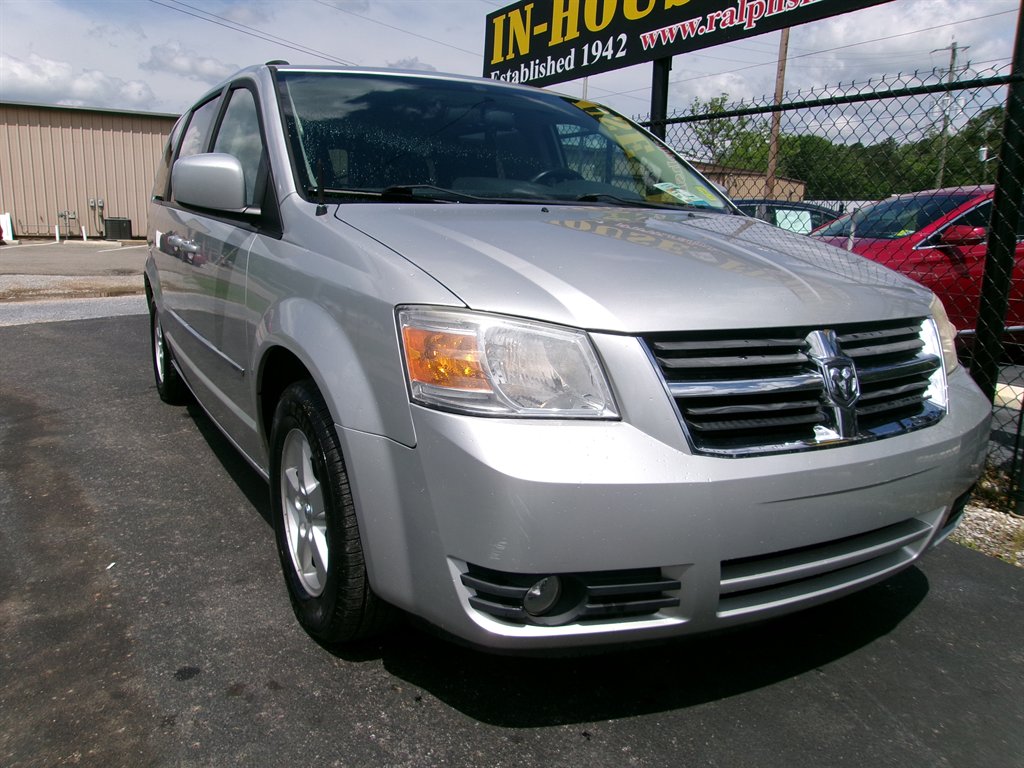 2010 Dodge Grand Caravan SXT photo