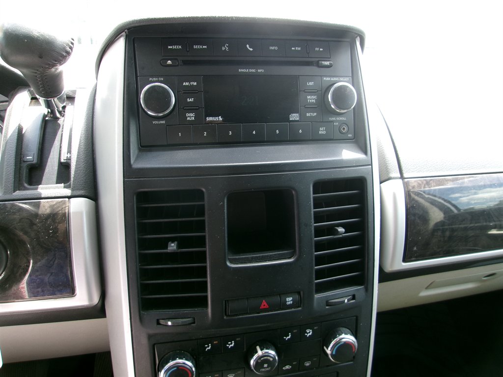 2010 Dodge Grand Caravan SXT photo