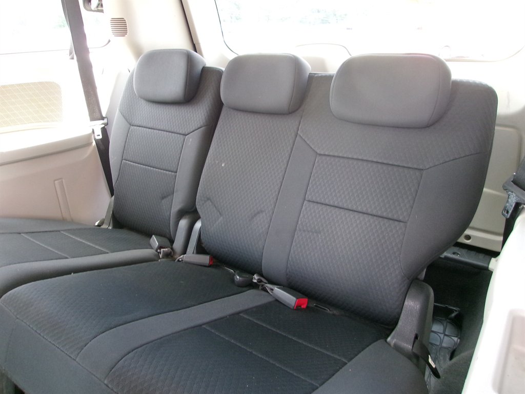 2010 Dodge Grand Caravan SXT photo