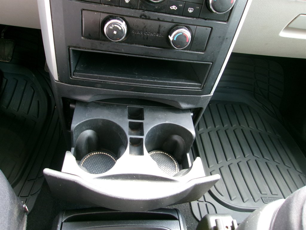 2010 Dodge Grand Caravan SXT photo