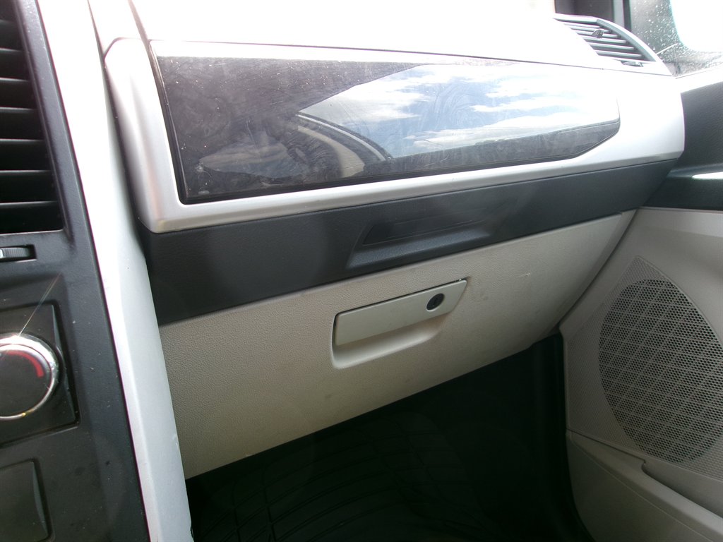 2010 Dodge Grand Caravan SXT photo