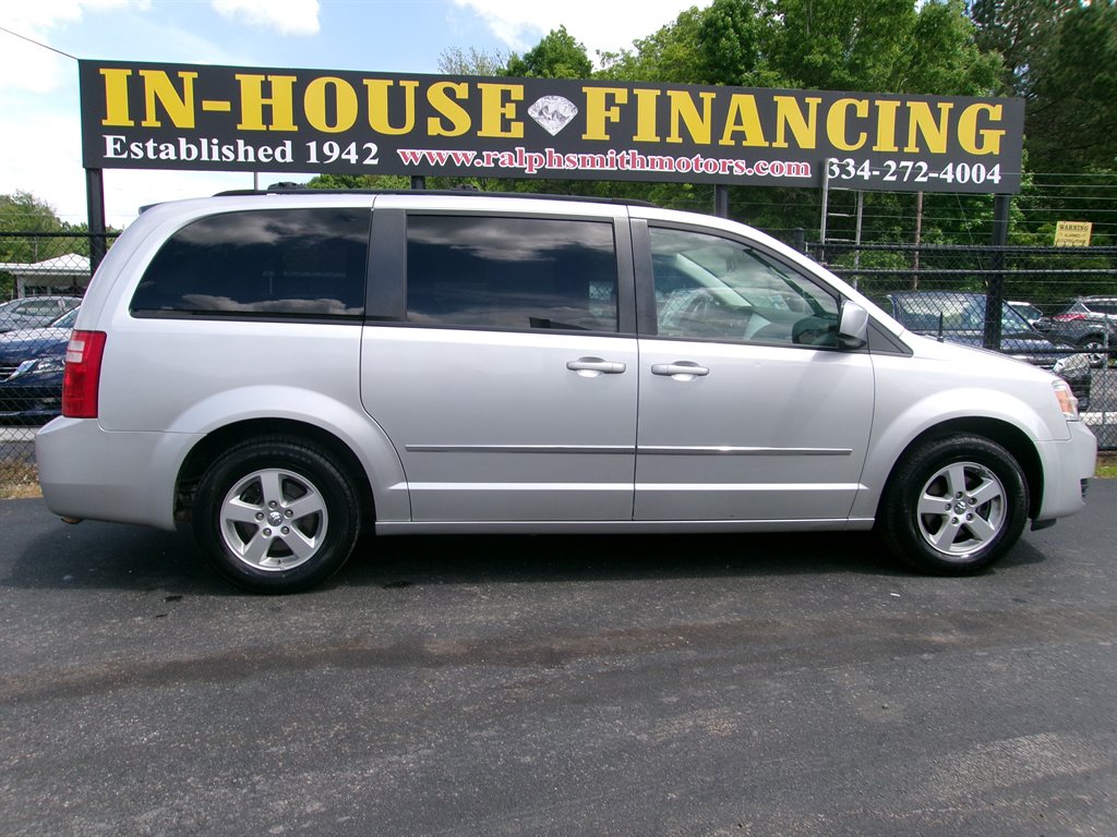 2010 Dodge Grand Caravan SXT photo