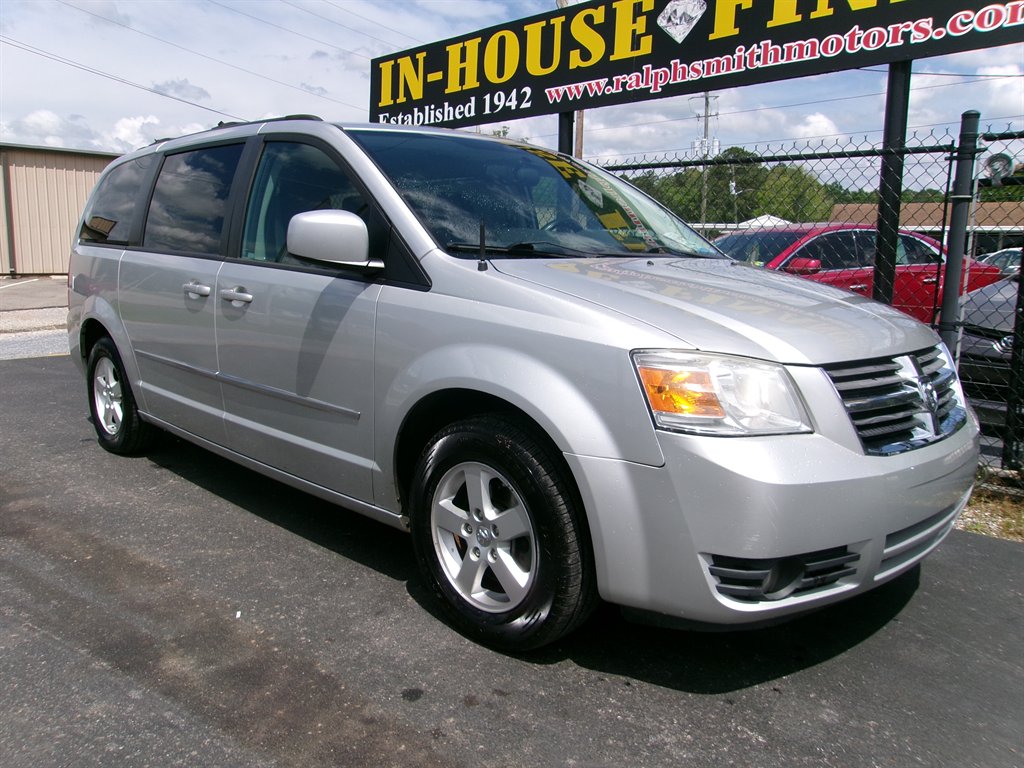 2010 Dodge Grand Caravan SXT photo