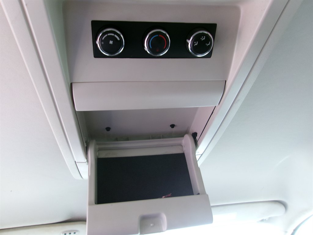 2010 Dodge Grand Caravan SXT photo