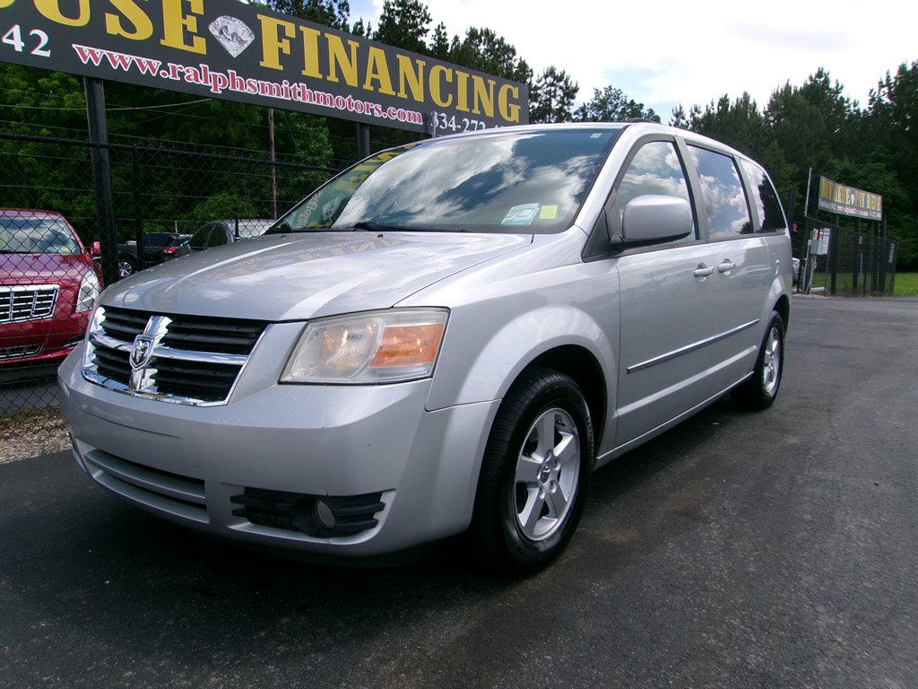 2010 Dodge Grand Caravan SXT photo