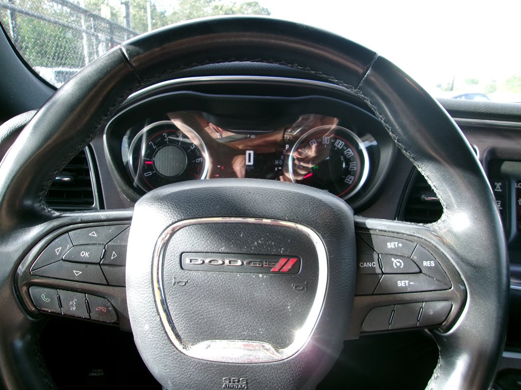 2017 Dodge Challenger SXT photo