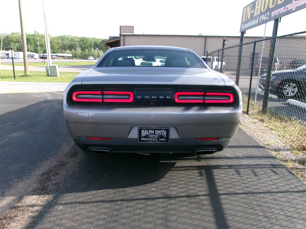 2017 Dodge Challenger SXT photo