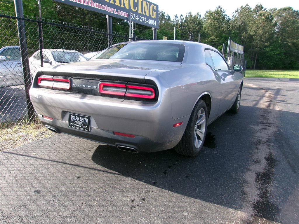 2017 Dodge Challenger SXT photo