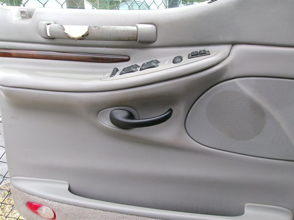 1998 Lincoln Navigator photo