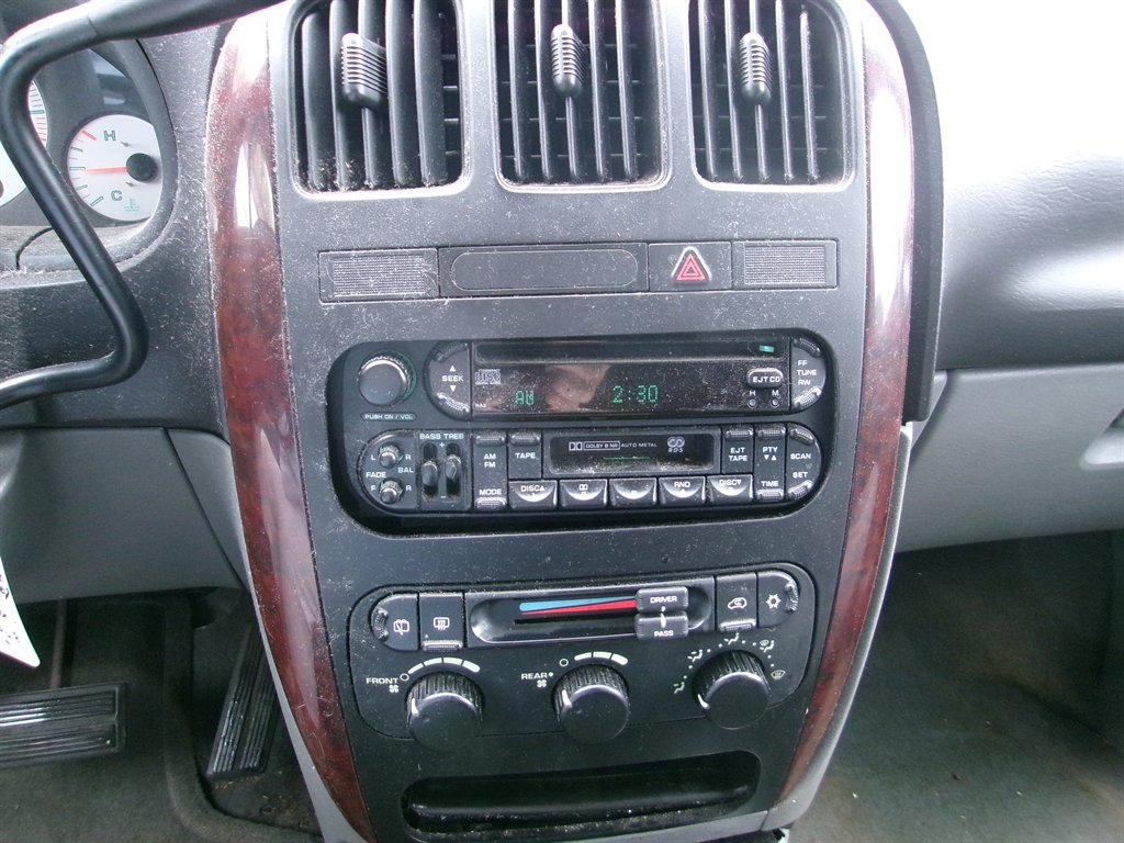 2004 Chrysler Town & Country LX Family Value photo