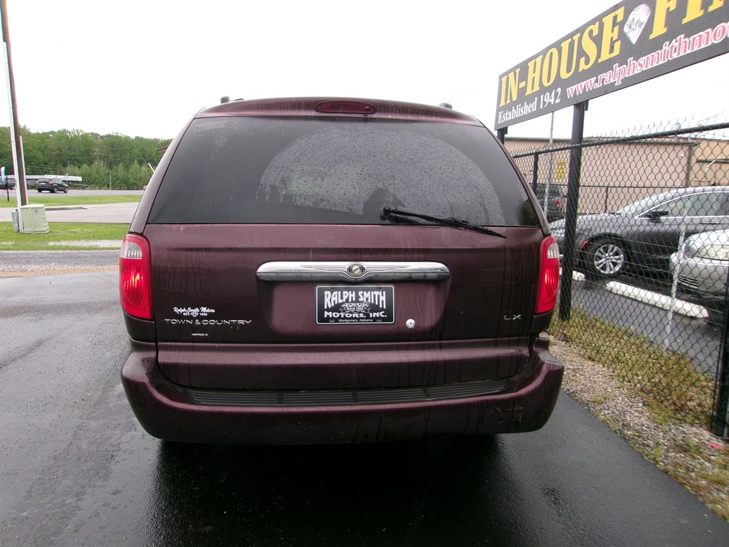 2004 Chrysler Town & Country LX Family Value photo