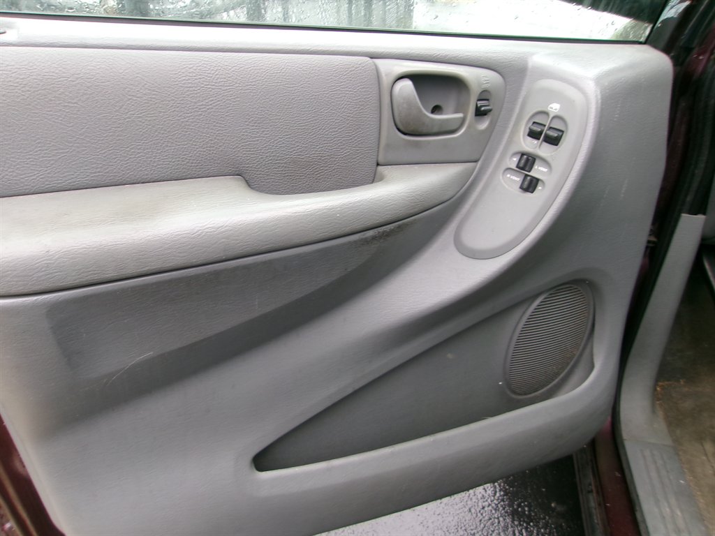2004 Chrysler Town & Country LX Family Value photo