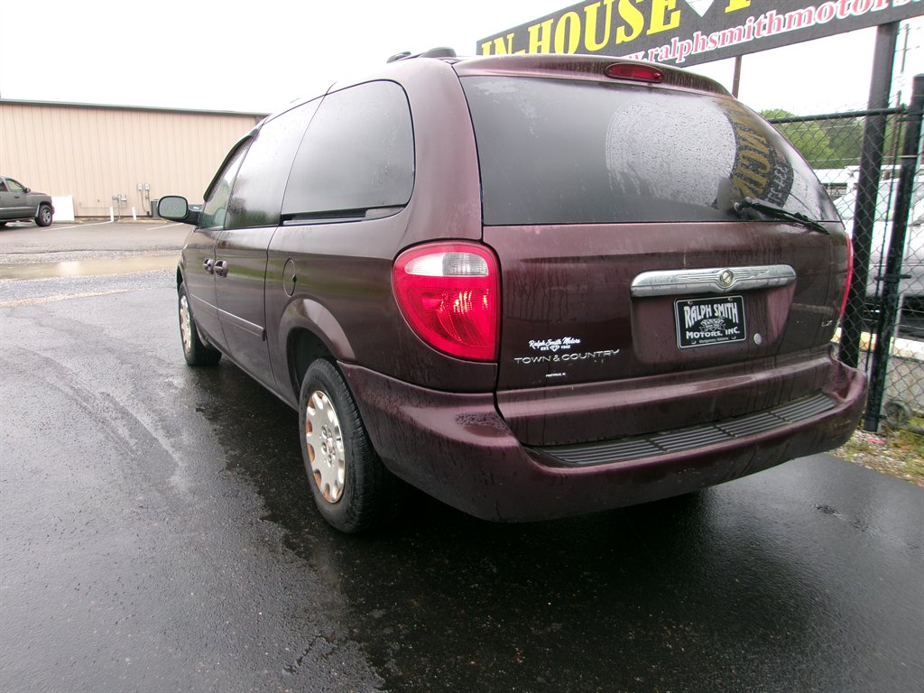 2004 Chrysler Town & Country LX Family Value photo