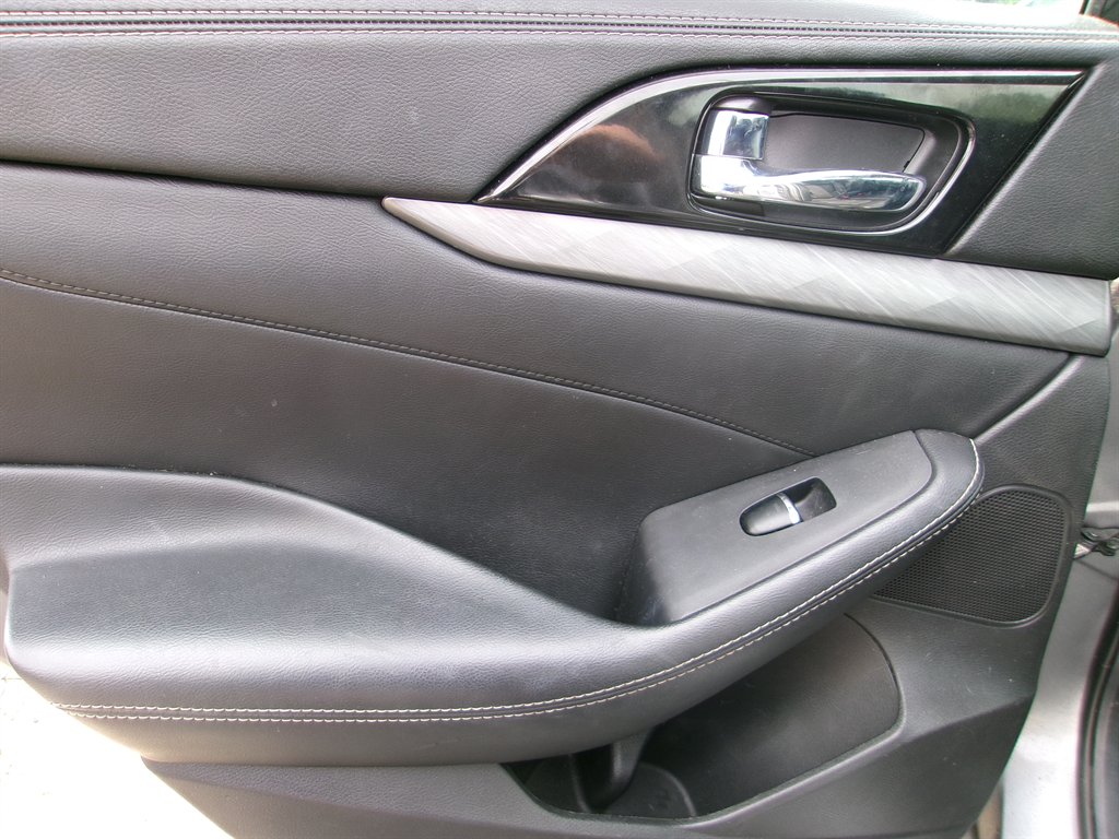 2018 Nissan Maxima SV photo