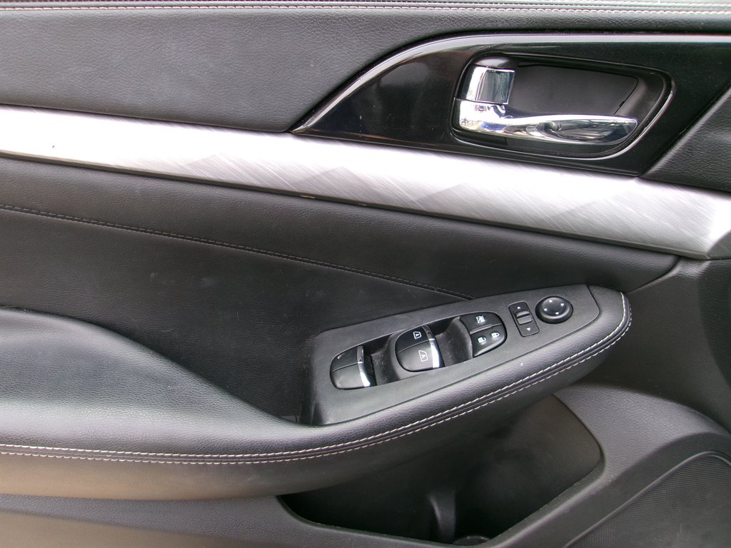 2018 Nissan Maxima SV photo