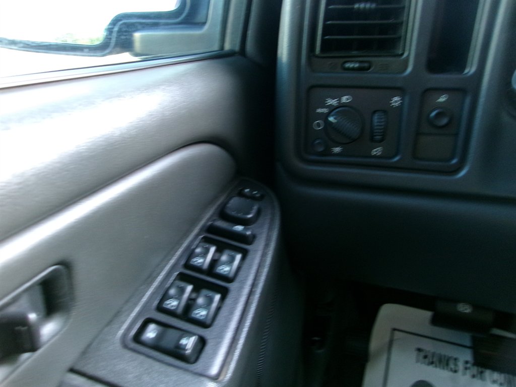 2005 Chevrolet Silverado - $8,995