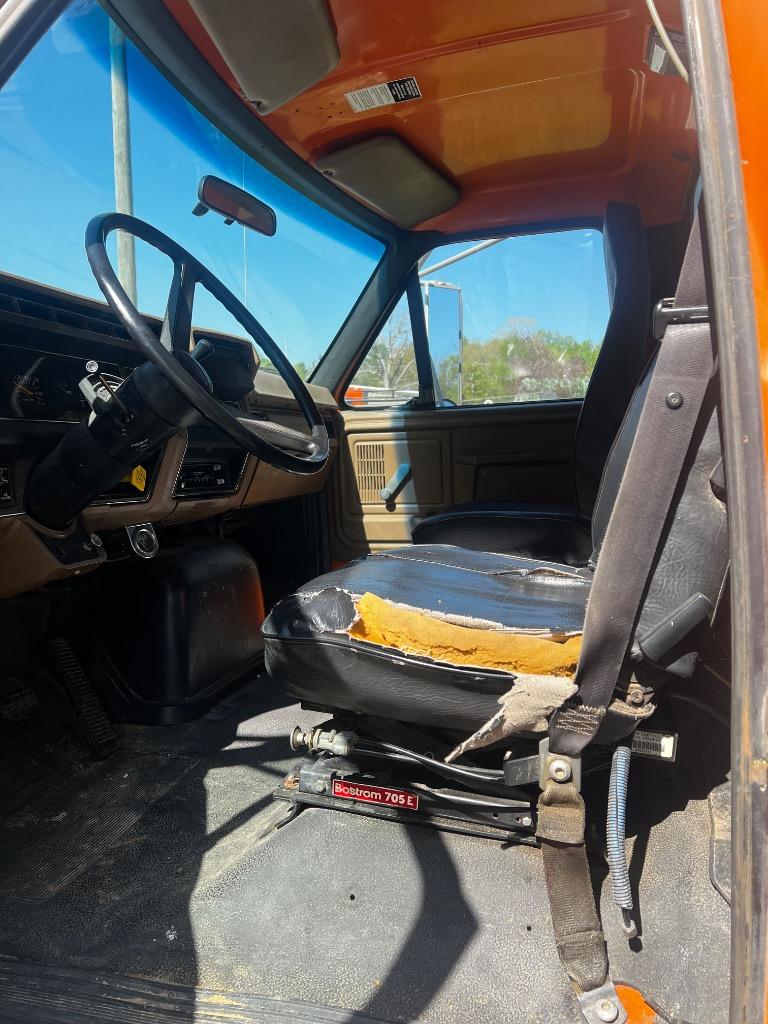 1992 Ford F-700 - $8,500