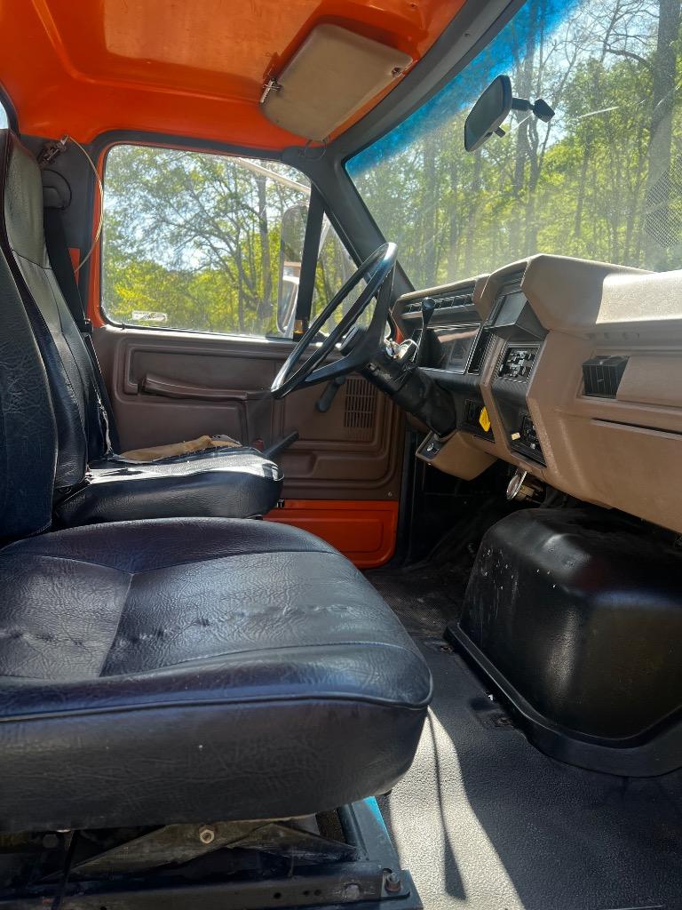 1992 Ford F-700 - $8,500
