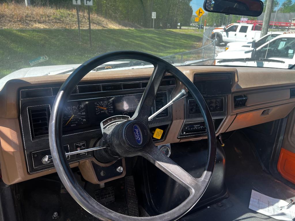 1992 Ford F-700 - $8,500